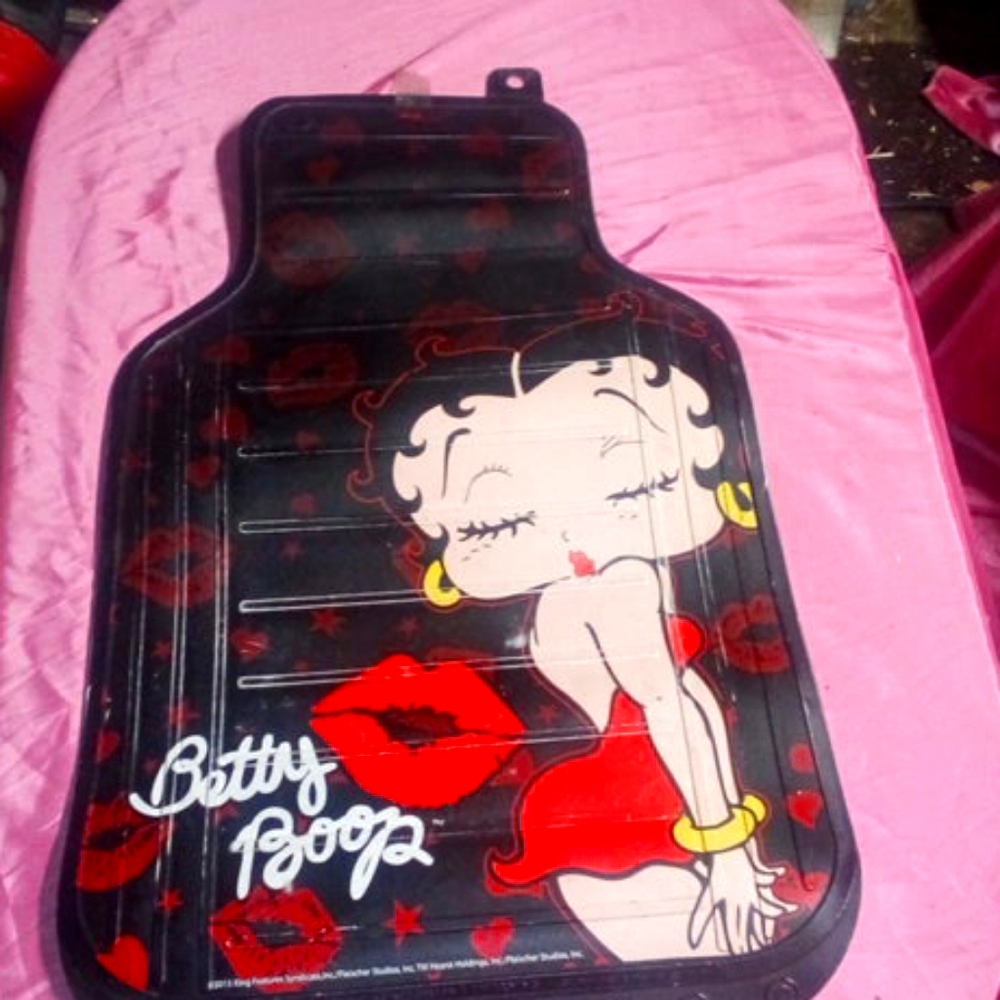 Betty Boop vehicle floor mats